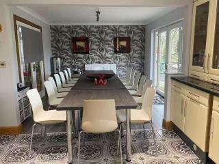 Luxury Shotts Retreat with 5 Bedrooms - Kirk of Shotts - 1