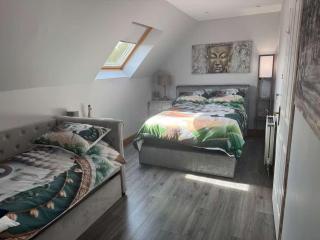Luxury Shotts Retreat with 5 Bedrooms - Kirk of Shotts - 3