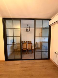 2 Bedroom Large Family Apartment Newly Renovated Center - Jerewan - 7
