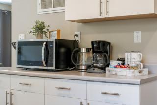 King Bed Suite, Chef's Kitchen, Fast Internet - Warsaw - 2
