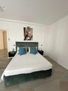Crazi Suites - 6