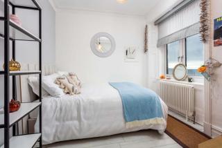 Sea Front Holiday & Corporate Let Accommodation - 3