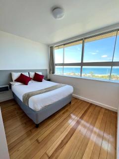 Accommodation Front - Peaceful 2 Sleeper on Durban Beachfront - 7