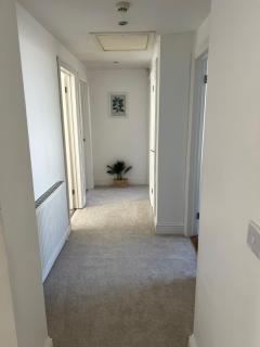 Spacious beautiful house central Henley sleeps 12 family friendly min 2 night stay - 1