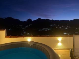 Vista para montanhas, lareira e hidromassagem - 2