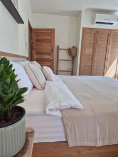 Luxury Seaview 4 Bedroom Villa - Srithanu - 3