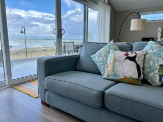 30 Golden Bay Holiday Village - Stylish Two Bed Moments From the Beach - Westward Ho - 0