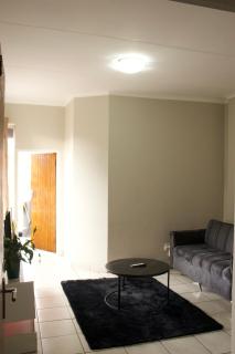 Modern 2 Bedroom in Upper Houghton, Near Wits, UJ - 6