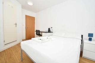 Convenient 8 Bedroom Apartment in Liverpool - 9
