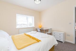 Canterbury Family Home - 4BR 2Bath with Free Parking and Massive Garden up to 8PPL - Southampton - 3
