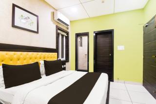 Super Townhouse Near Marine Drive - 9