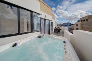 Sliema Exclusive 4-Bedroom Apartments and Penthouse with Jacuzzi - 8