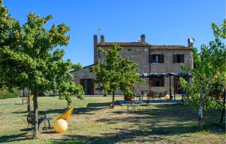 Gorgeous Home In Terre Roveresche -  - 9