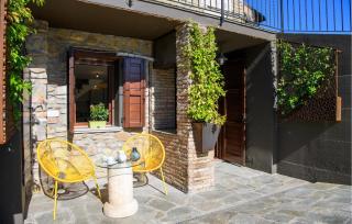 Gorgeous Home In Terre Roveresche - 6