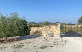 Gorgeous Home In Terre Roveresche - - 5