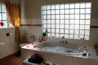Ndlovu 41 Holiday Home in Dinokeng Big 5 Reserve - Vosburg - 5