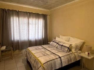 Dee village - Mahikeng - 5