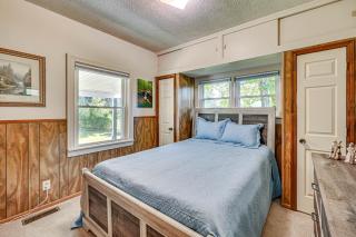 2 Mi to Oak Grove Racing and Gaming Home on 1 Acre - Oak Grove - 1