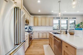 Mayflower Lakeside 201 - 1