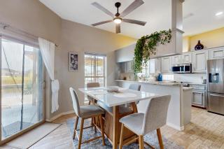 Water House Getaway - Corpus Christi - 2