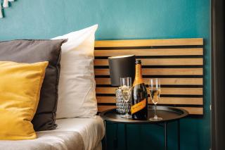 Cityscape Charm Spacious 3 Bedroom Haven for 7 - Prag - 5