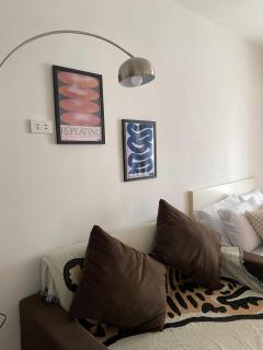 Cozy Room with Free Pool Access & PS4 Located at QC - Luxx Haven - 2