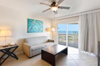Holiday Inn Resort Grand Cayman by IHG - George Town - 3