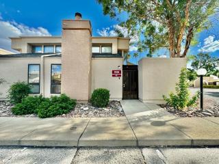 Sabino Canyon Condo with a Pool and Spa - 3