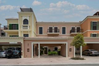 Prestige Jumeirah 4BR Villa with Rooftop and Private Garden - 9