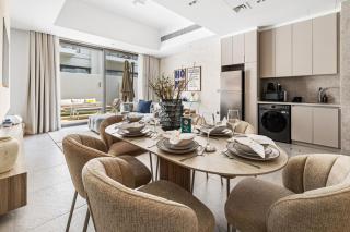 New 2.5 BR Villa With PS5 and Garden Near Dubai Mall - 4