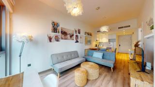 Iris Blue - Colourful One Bedroom in The Marina - 9