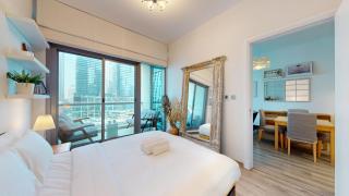Iris Blue - Colourful One Bedroom in The Marina - 2