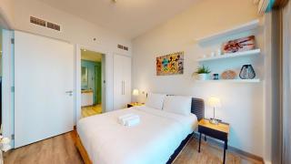 Iris Blue - Colourful One Bedroom in The Marina - 1