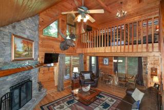 Tucked Inn Hot Tub Grill Fireplace MORE - Sevierville - 4