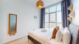 Studio One - Sleek One Bedroom with City View - 2