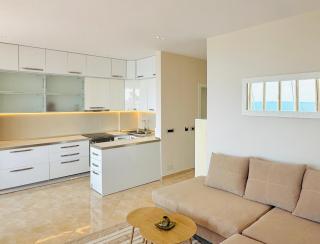 Trojan Sea View Apartament - 2
