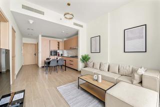 Modern 1BR in JVC with Pool Gym and Parking - 9