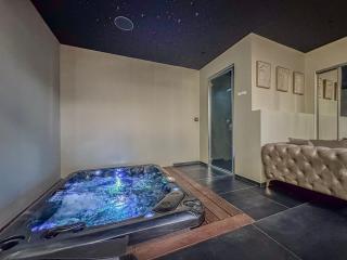 La Suite - Jacuzzi - Hammam - Grenoble - 3
