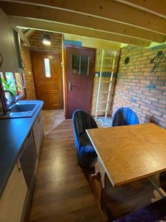 Chatka nad stawem - 8