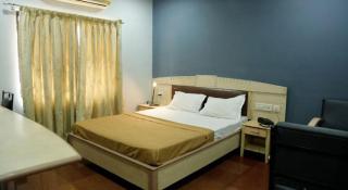 Hotel Padmini Residency A Unit Of Karthik Hotel's - 0