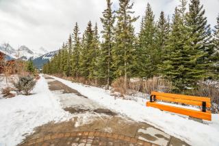 Spring Creek Penthouse by Canadian Rockies Vacation Rentals - 5