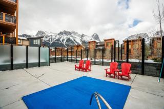 Spring Creek Penthouse by Canadian Rockies Vacation Rentals - 2