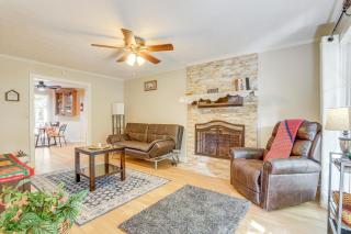 6 Mi to Stone Mountain Park Home with Deck! - Lilburn - 6