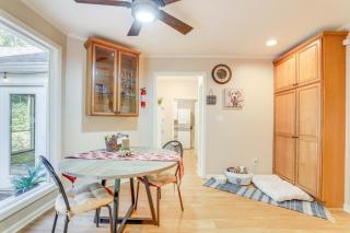 6 Mi to Stone Mountain Park Home with Deck! - Lilburn - 2