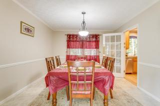 6 Mi to Stone Mountain Park Home with Deck! - Lilburn - 1