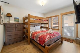 Spring Creek Corner Condo by Canadian Rockies Vacation Rentals - 2