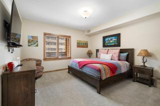 Spring Creek Corner Condo by Canadian Rockies Vacation Rentals - 2