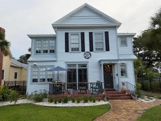 The Harrison suit at The Abbey House a B&B in Daytona Beach - 0
