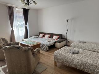La Casa De Nido-Tágas családias apartman 6 főig, kerttel - 8