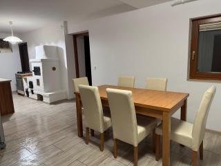 La Casa De Nido-Tágas családias apartman 6 főig, kerttel - 3